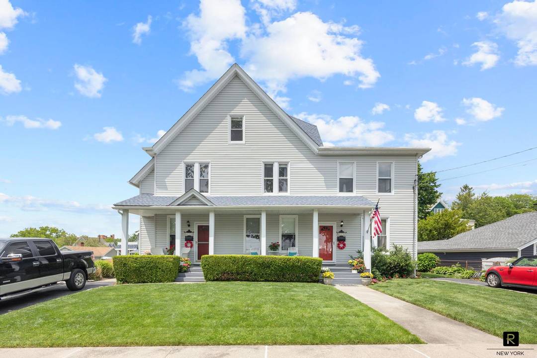 EXCEPTIONAL MULTI FAMILY ESTATE WITH WATER VIEWS PRIME CITY ISLANDWelcome to 111 Rochelle Street a rare and elegant multi family estate located at the coveted southern tip of City Island.