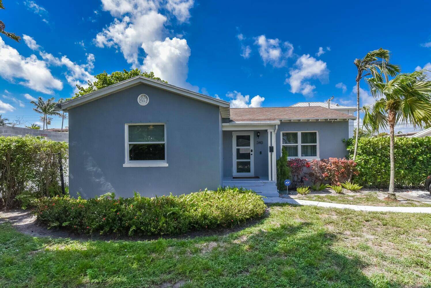 Fantastic Opportunity in the Desirable SoSo Neighborhood !