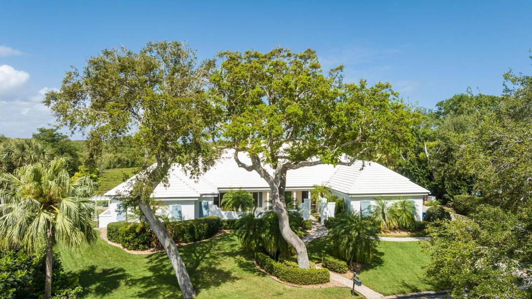 Uniquely located with unparalleled views, and re imagined by renowned Brazilian architect, artist and designer Claudia Kaissar, this beautiful private Bermuda style home features a walled courtyard entry with fountain, ...