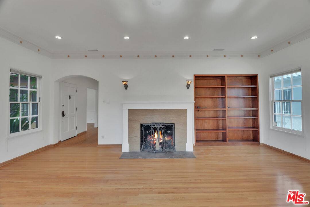 1107 Alfred 4BR Beverlywood La