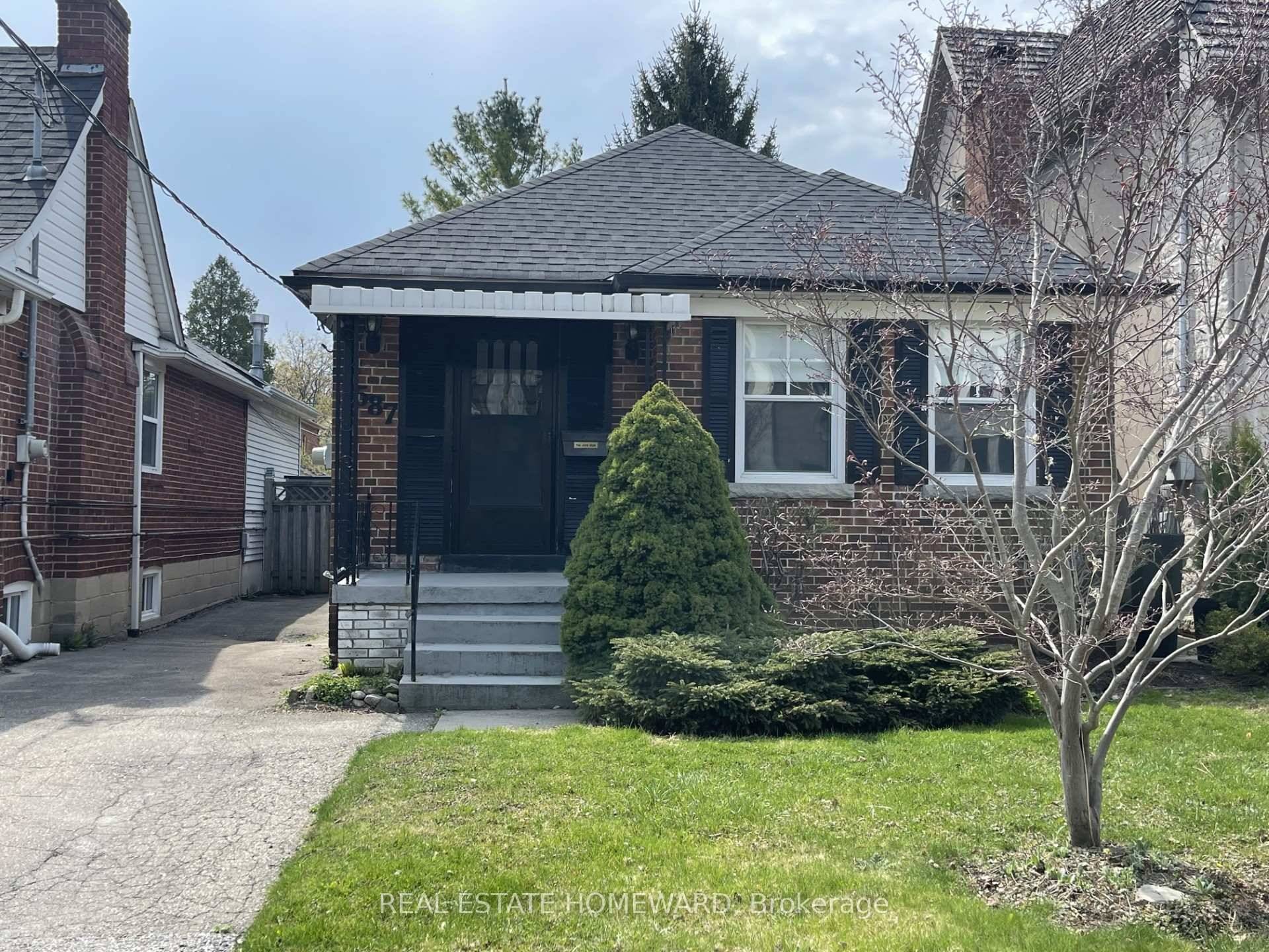 Fantastic 3 Bedroom Bungalow In Very Desirable Leaside Location.
