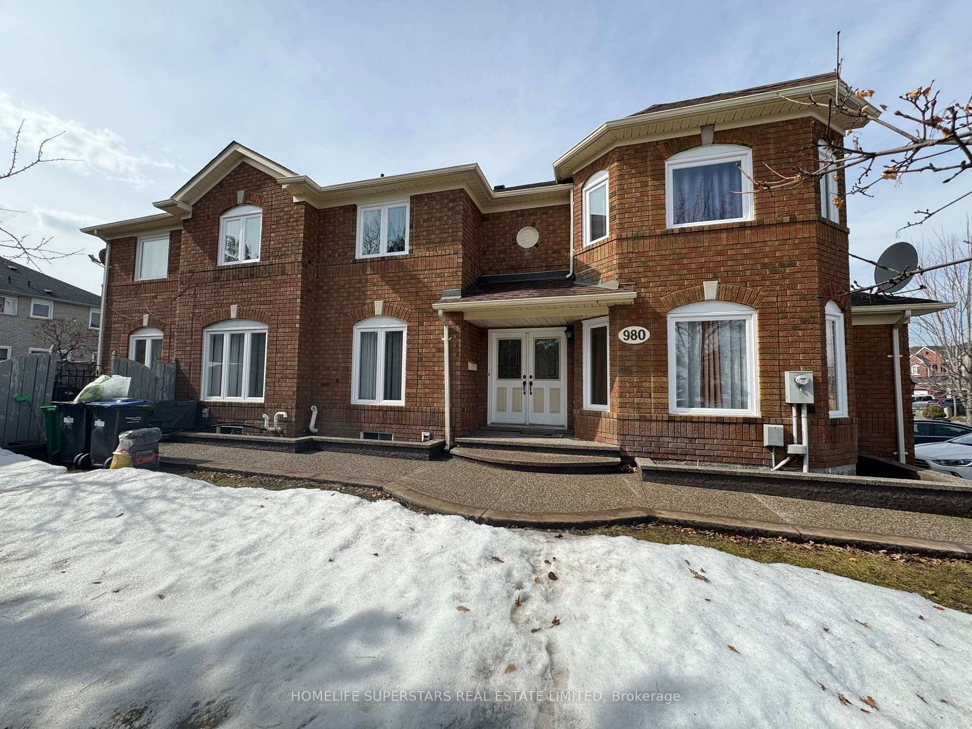 1850 Sq Ft, 4 Bedroom Home On Premium Corner Lot.