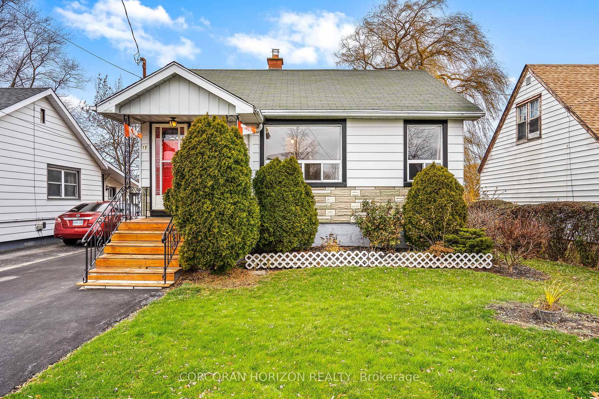 Incredible Opportunity To Live Backing Onto The Greens Of The Garden City Golf Course !