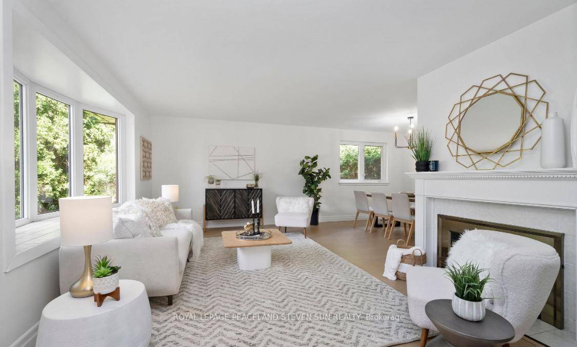 Many Update 4 2 Bedrooms 2 bathroom detached Bungalow House in Mill Pond neighbourhood Richmond Hill.