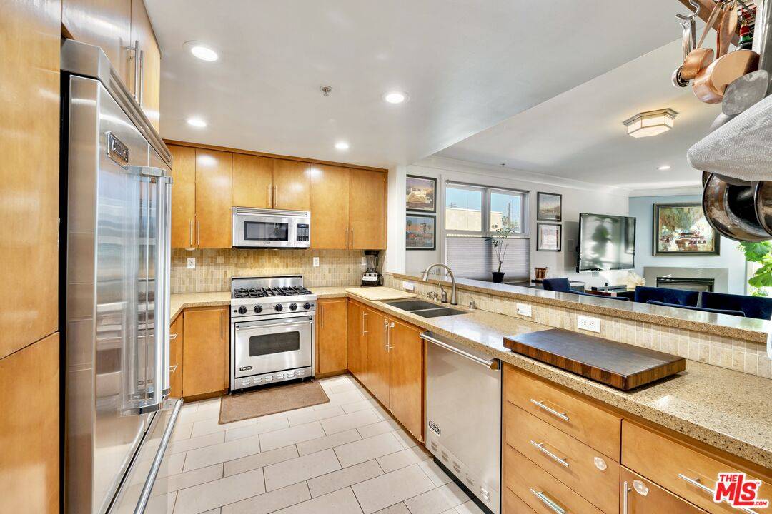 357  N Hayworth Ave 3.0 Beverly Grove LA