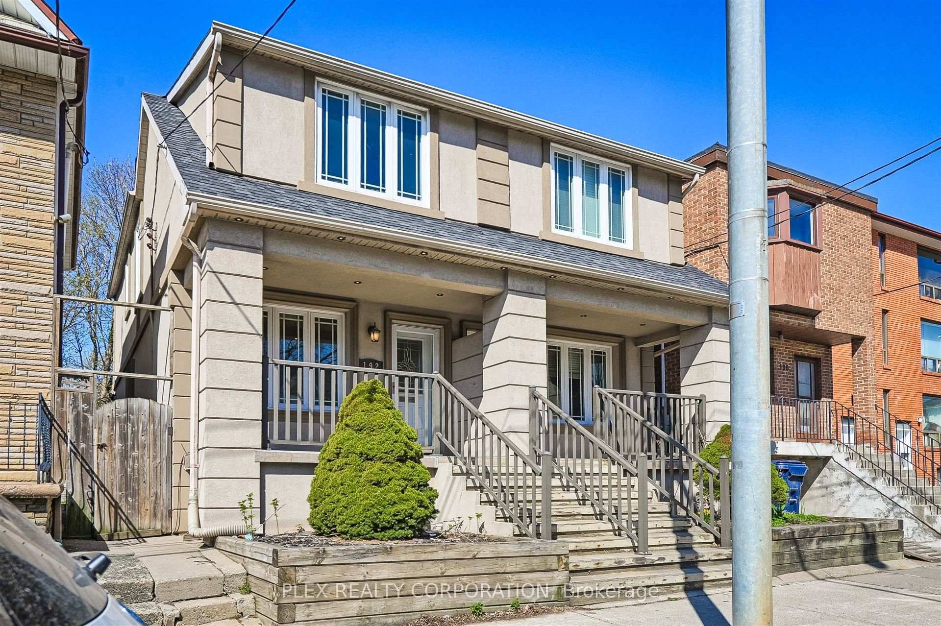 Welcome to this 3 bedroom 2 bathroom Leslieville gem.