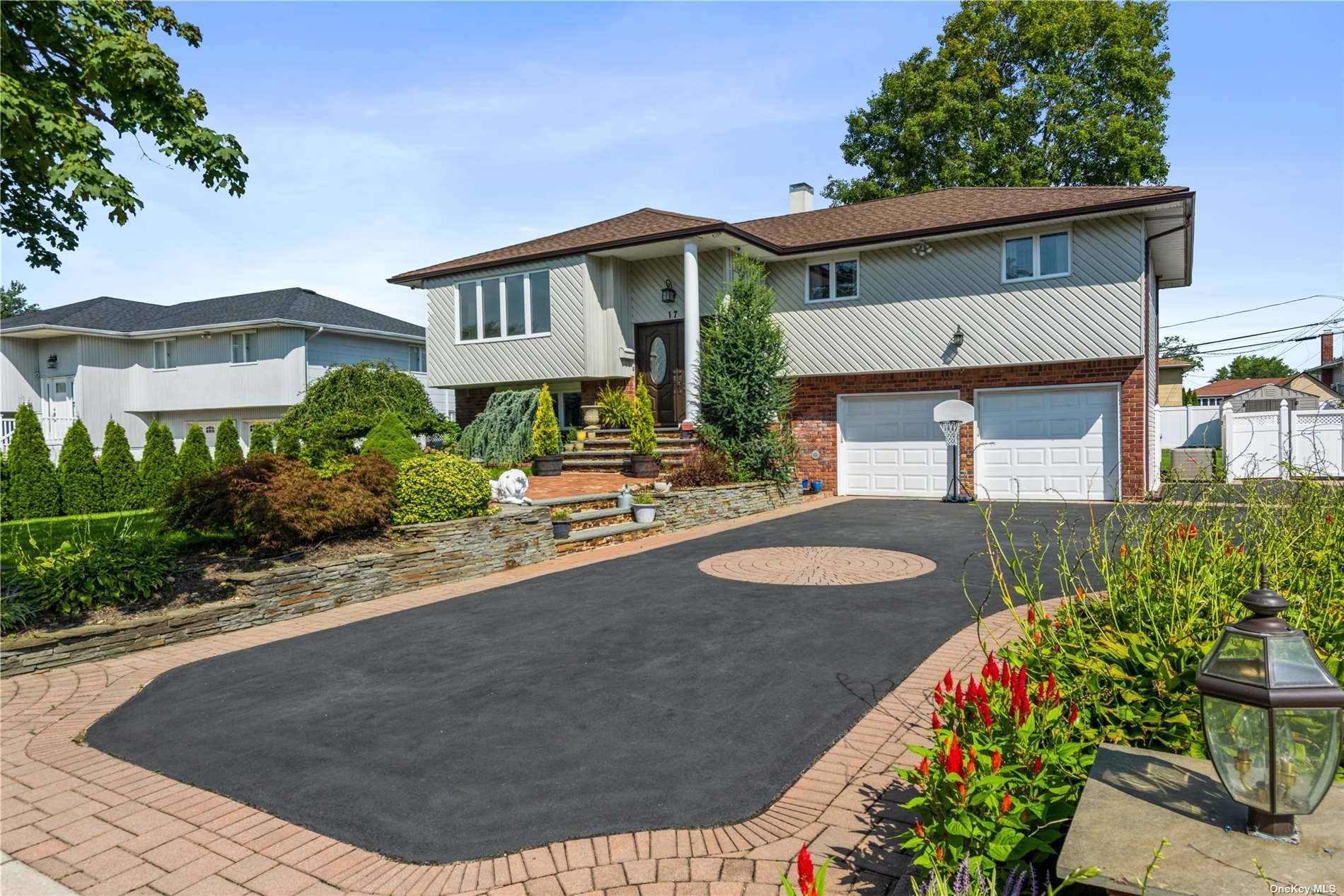 17 Farmstead Road, Commack NY 11725