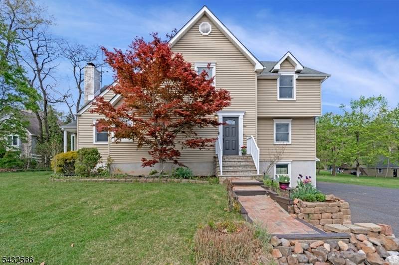 Tucked away on a quiet private lane shared by just a handful of homes, 1939 Fieldstone Drive is the rare find buyers have been waiting for a fully renovated four ...