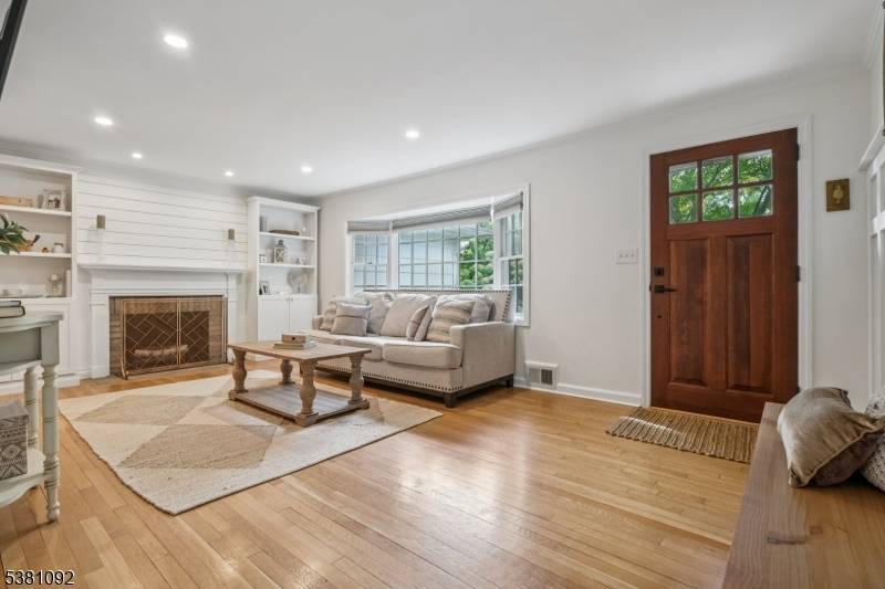 Welcome to this beautifully renovated Ranch offering the ease of one floor living on a picture perfect cul de sac setting.