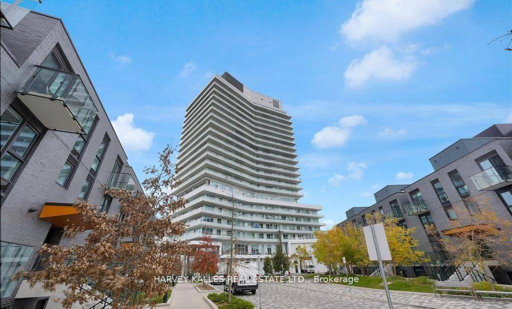 This perfect well designed Condo has the best layout !