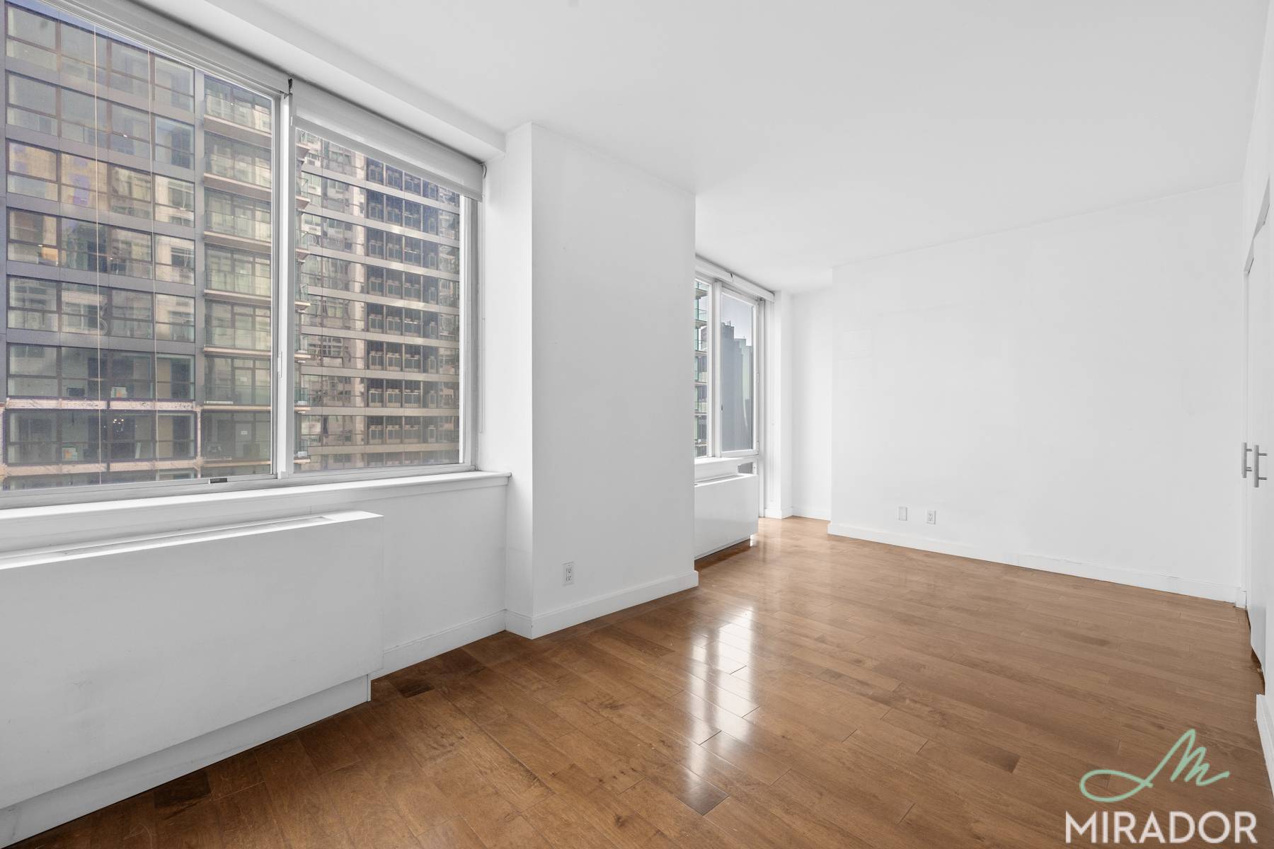 A groundbreaking green building with a striking glass and metal facade, 80 Dekalb rises 36 stories in the heart of Fort Greene, at the intersection of downtown and brownstone Brooklyn.
