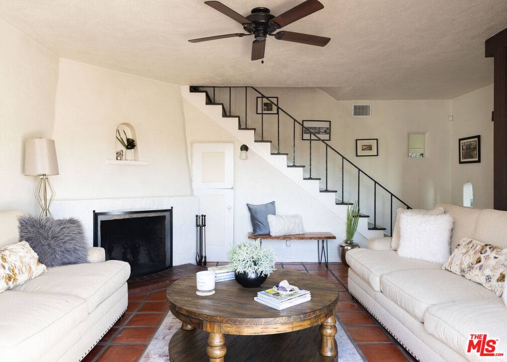 2041   Glencoe Way 5BR Hollywood Hills East La