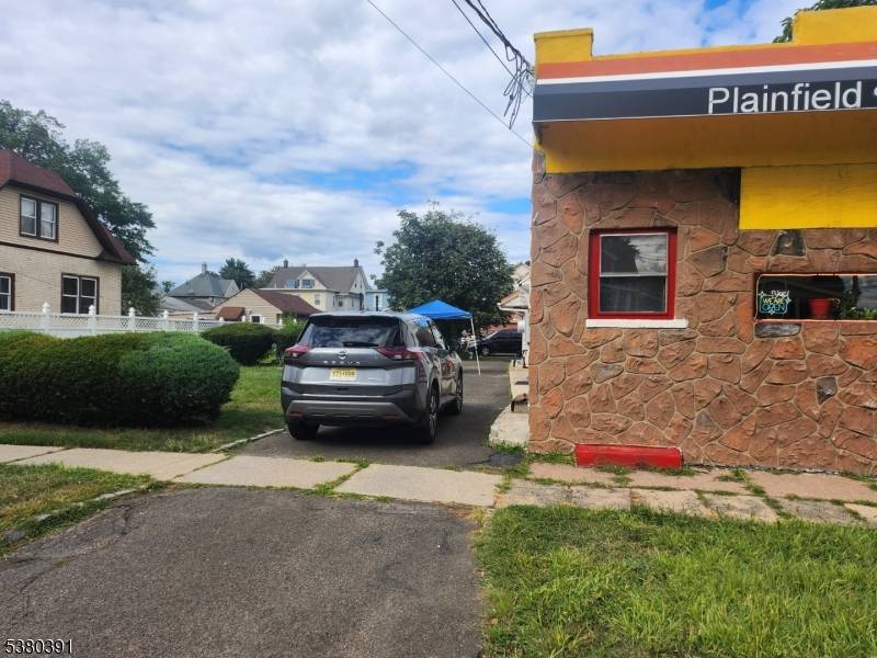 ONE OF A KIND MIXED USE INVESTMENT OPPORTUNITY CORNER PROPERTY PACKAGE !