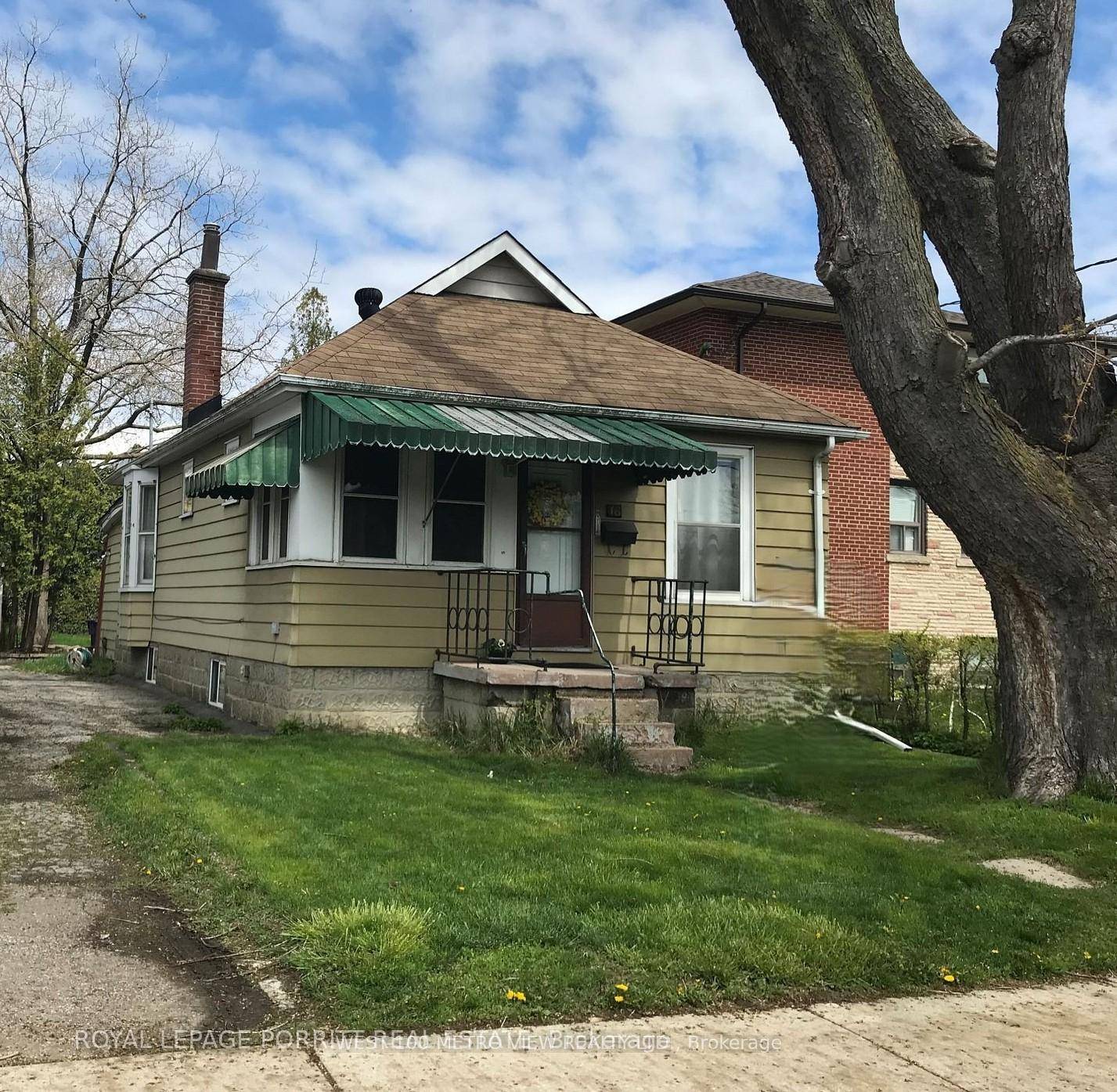 Endless possibilities await at 16 Vanevery St !