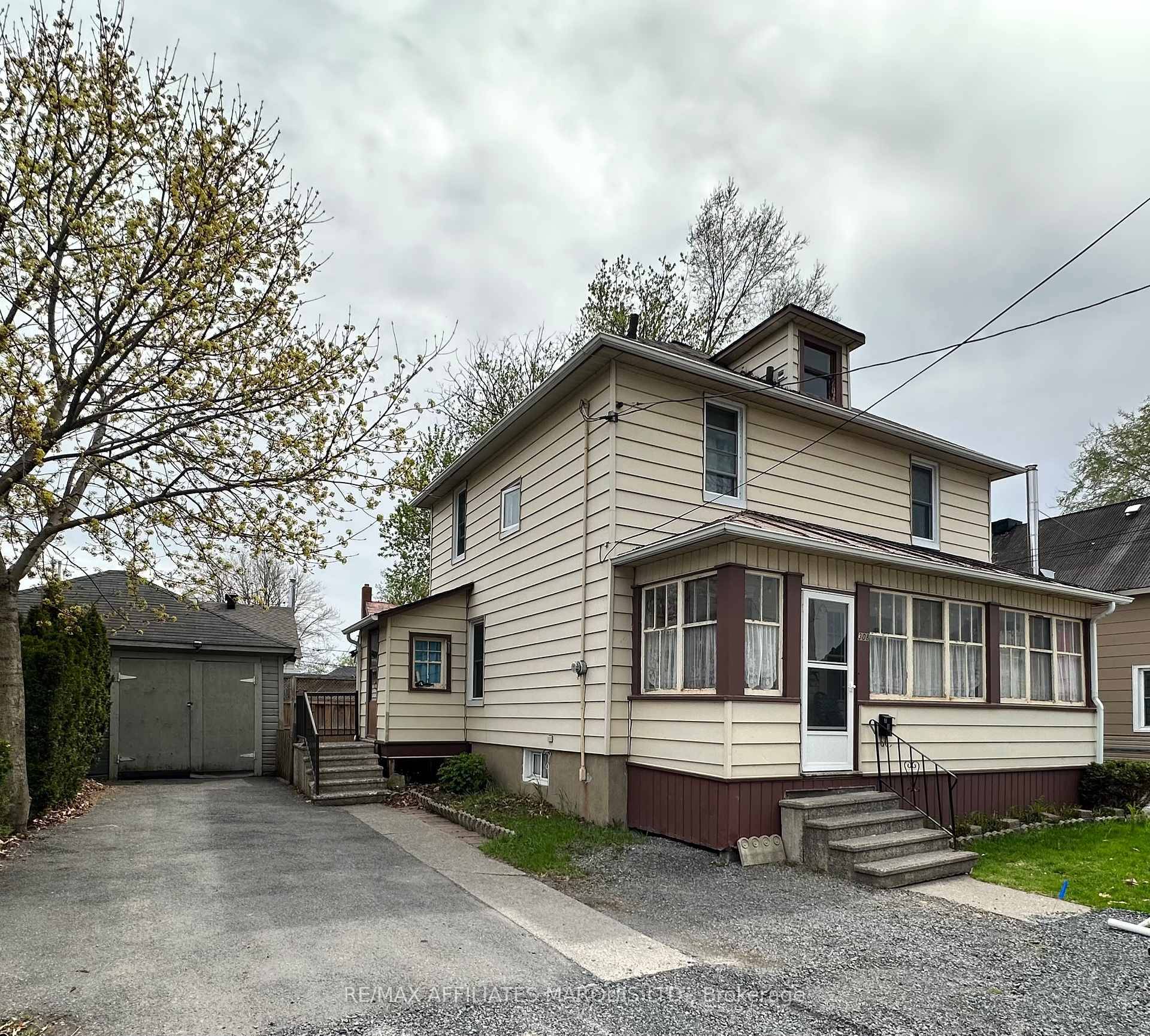 This meticulously maintained two story residence boasts a wealth of character, complemented by its impressive features and prime location, offering seamless access to amenities, educational institutions, healthcare facilities, and public ...