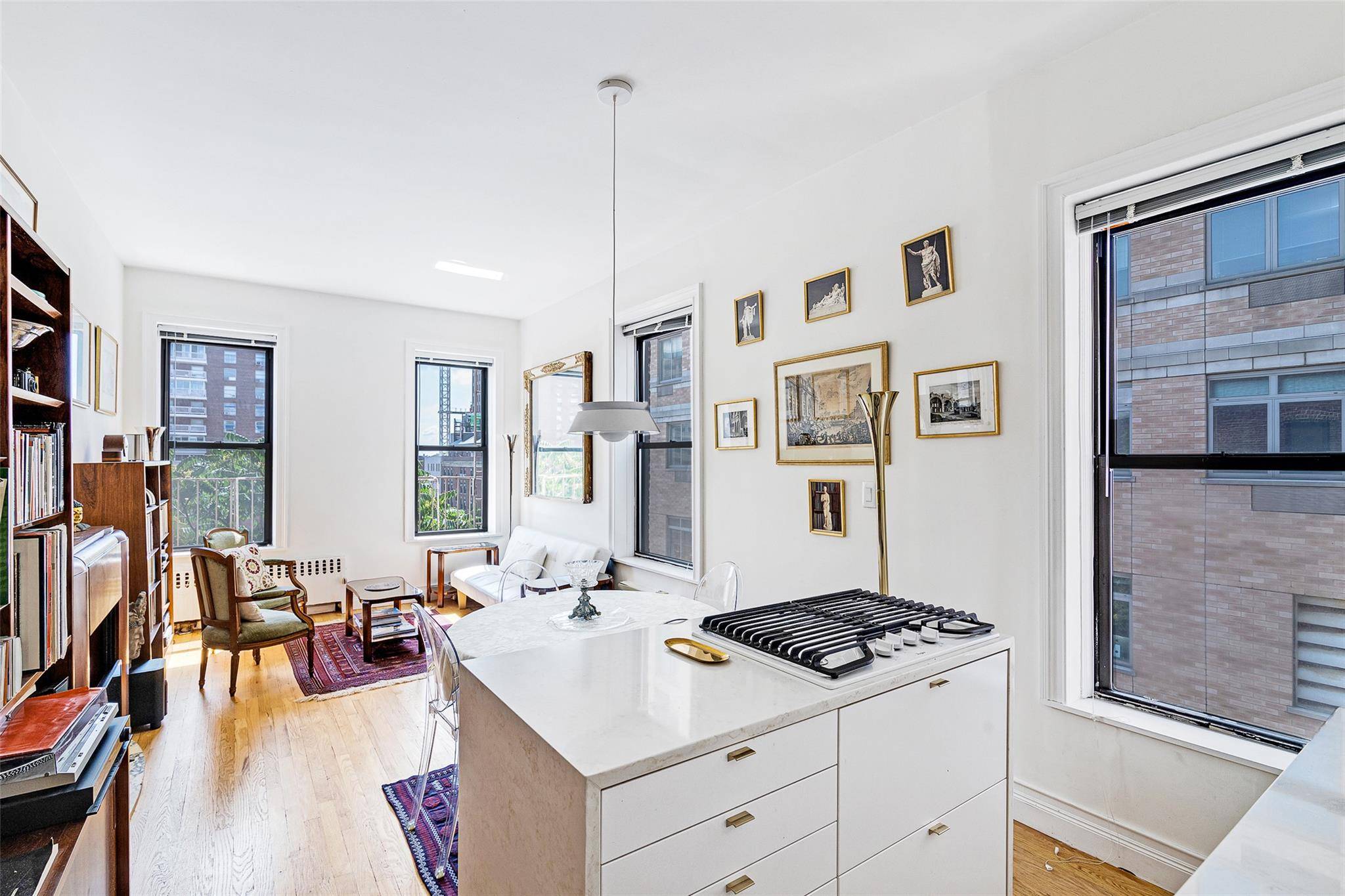Top Floor Corner Apartment With A South East Exposure Flooded With Sunlight.