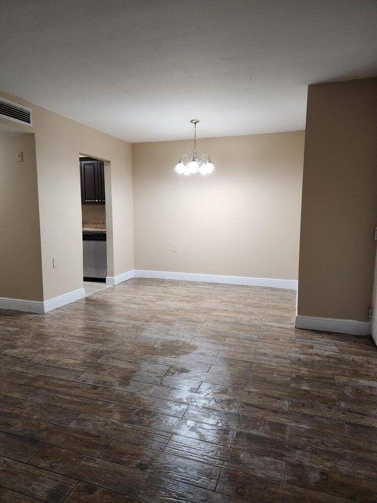 NOW VACANT ! ! ! seller will contribute 5k towards buyers closing costs !
