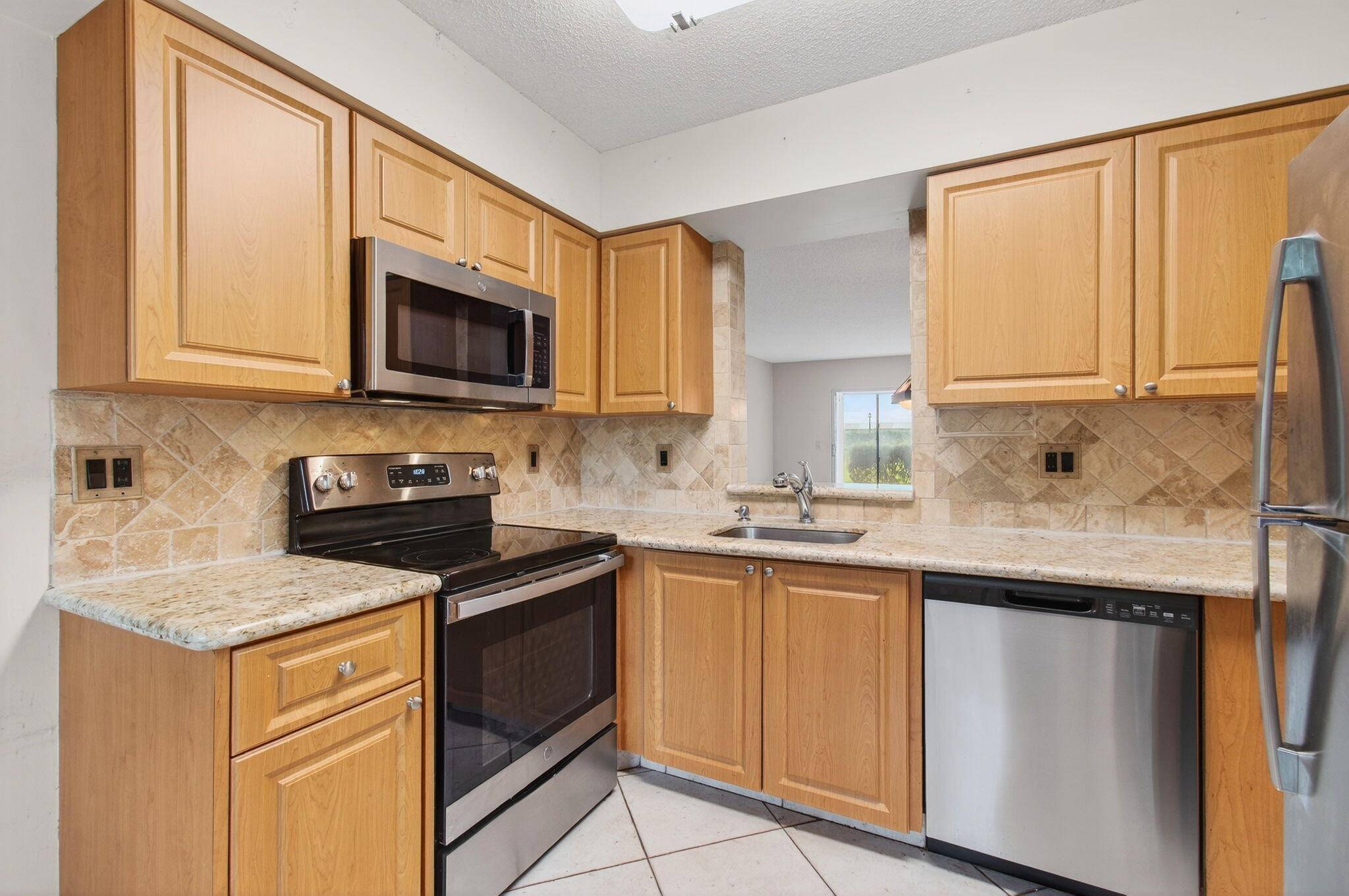 HUNTINGTON LAKES PRESTIGIOUS, SUPER ACTIVE ADULT COMMUNITY 55.