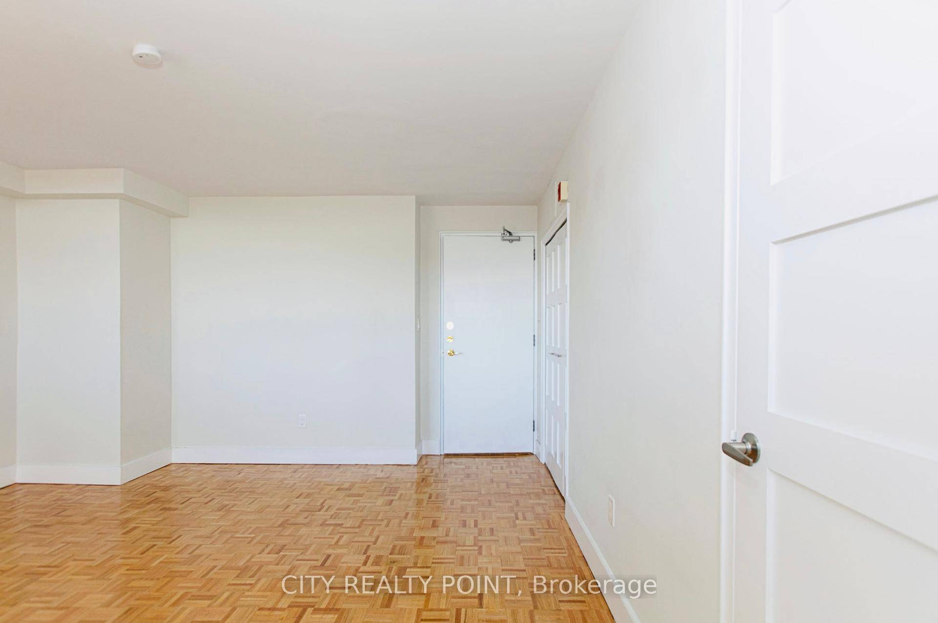 ONE MONTH FREE ! Welcome to your newly renovated, bright, and spotlessly clean 1 bedroom apartment in a quiet, family friendly building at 490 Eglinton East.