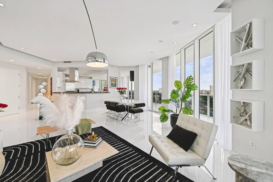 Set within prestigious Williams Island, this 2, 603 sq ft residence at Bellini offers 3 bedrooms, 3.