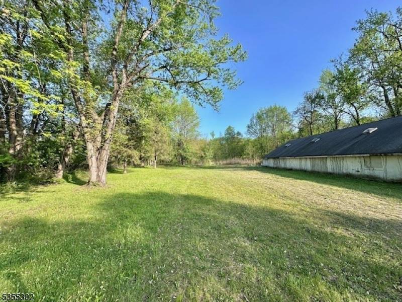 just over an acre on heavily traveled rd as Tennent road turns into main st offering great exposure to any business Great Location for Retail or Restaurant use Permitted uses ...