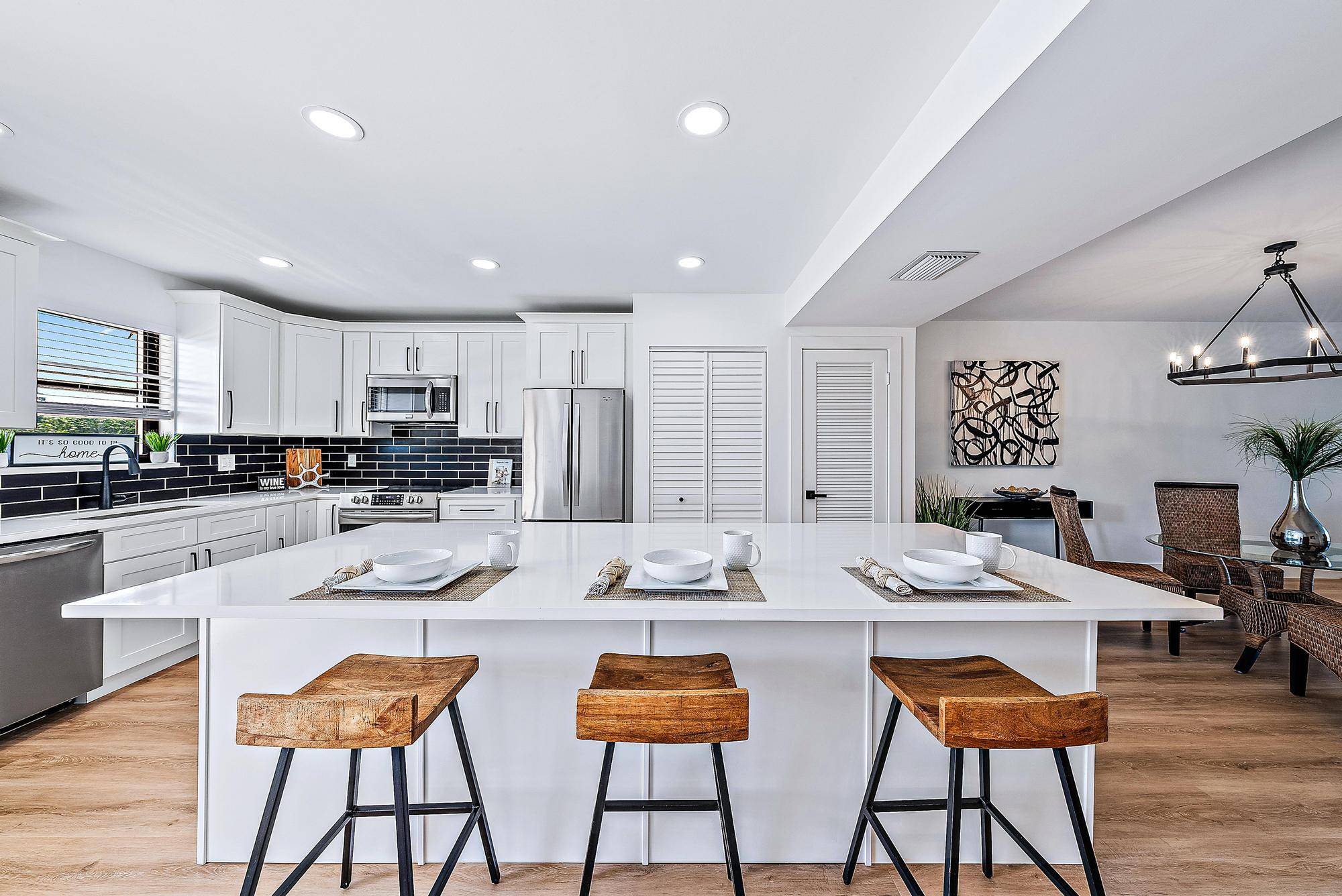 BEAUTIFUL COMPLETELY RENOVATED UNIT IN BUILDING J 302.