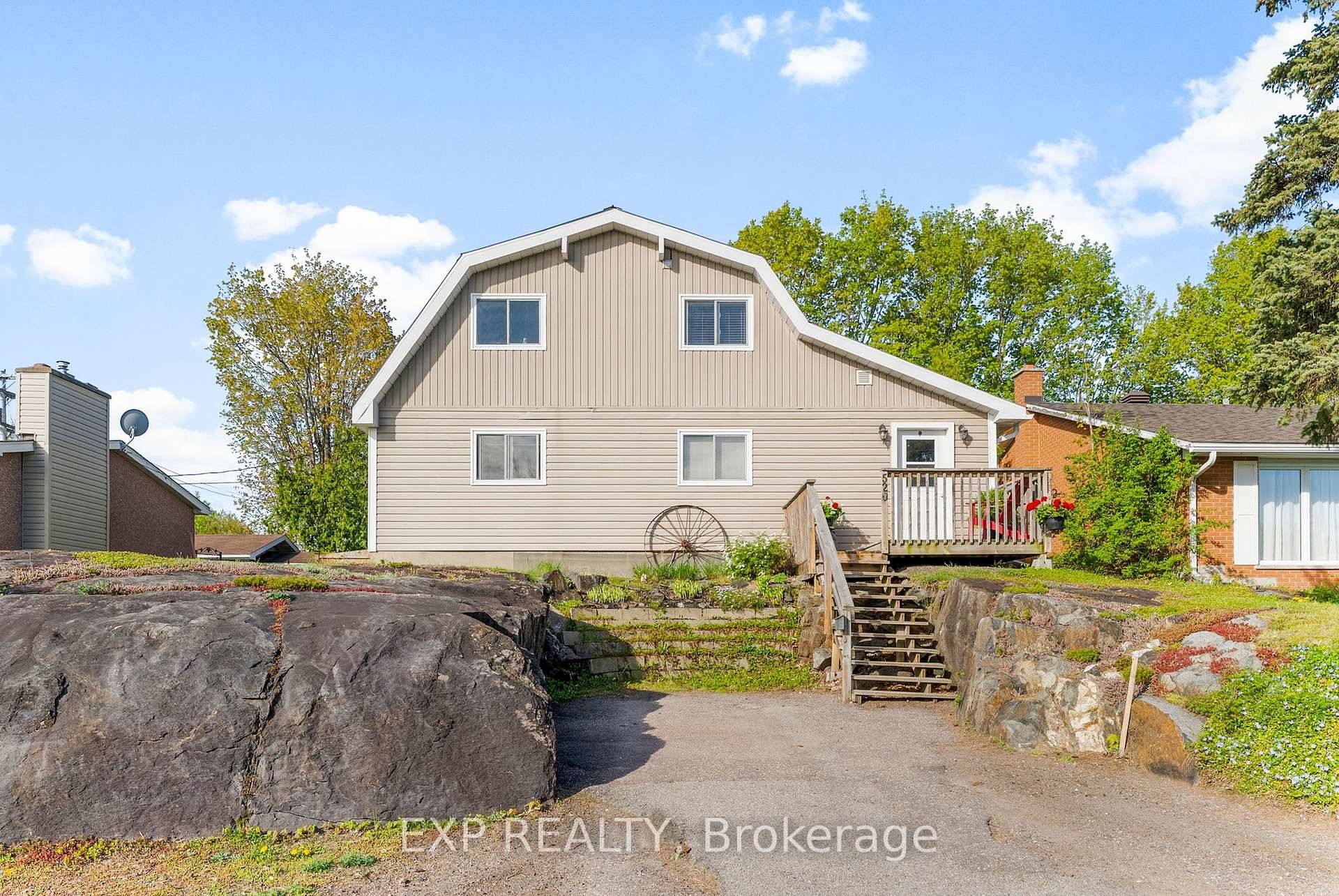 What a delightful family home !