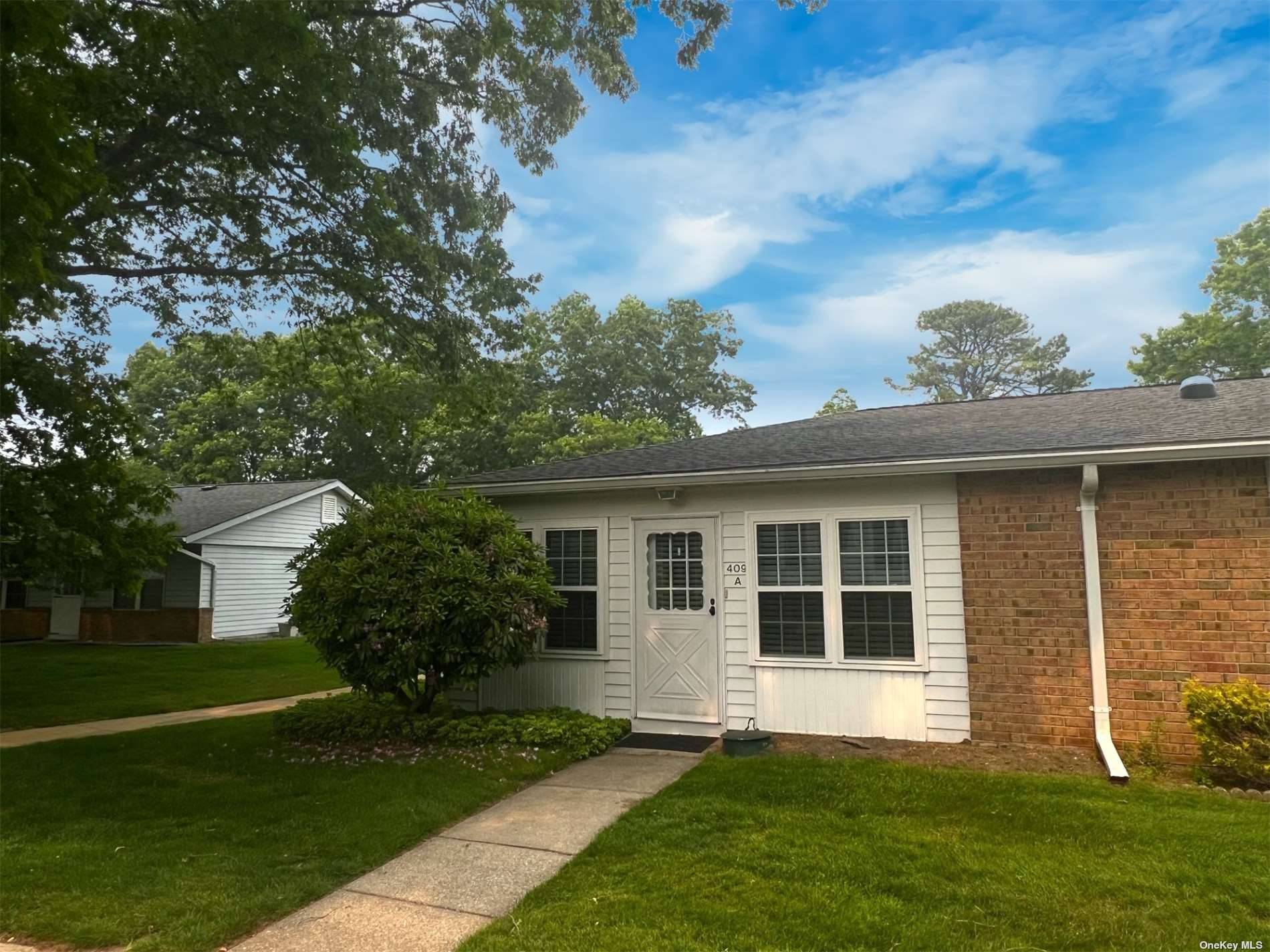 Corner unit Greenbriar ! Bright and sun filled, this lovely home features newer windows and a c system, newer appliances, sliding door in the second bedroom for easy access short ...