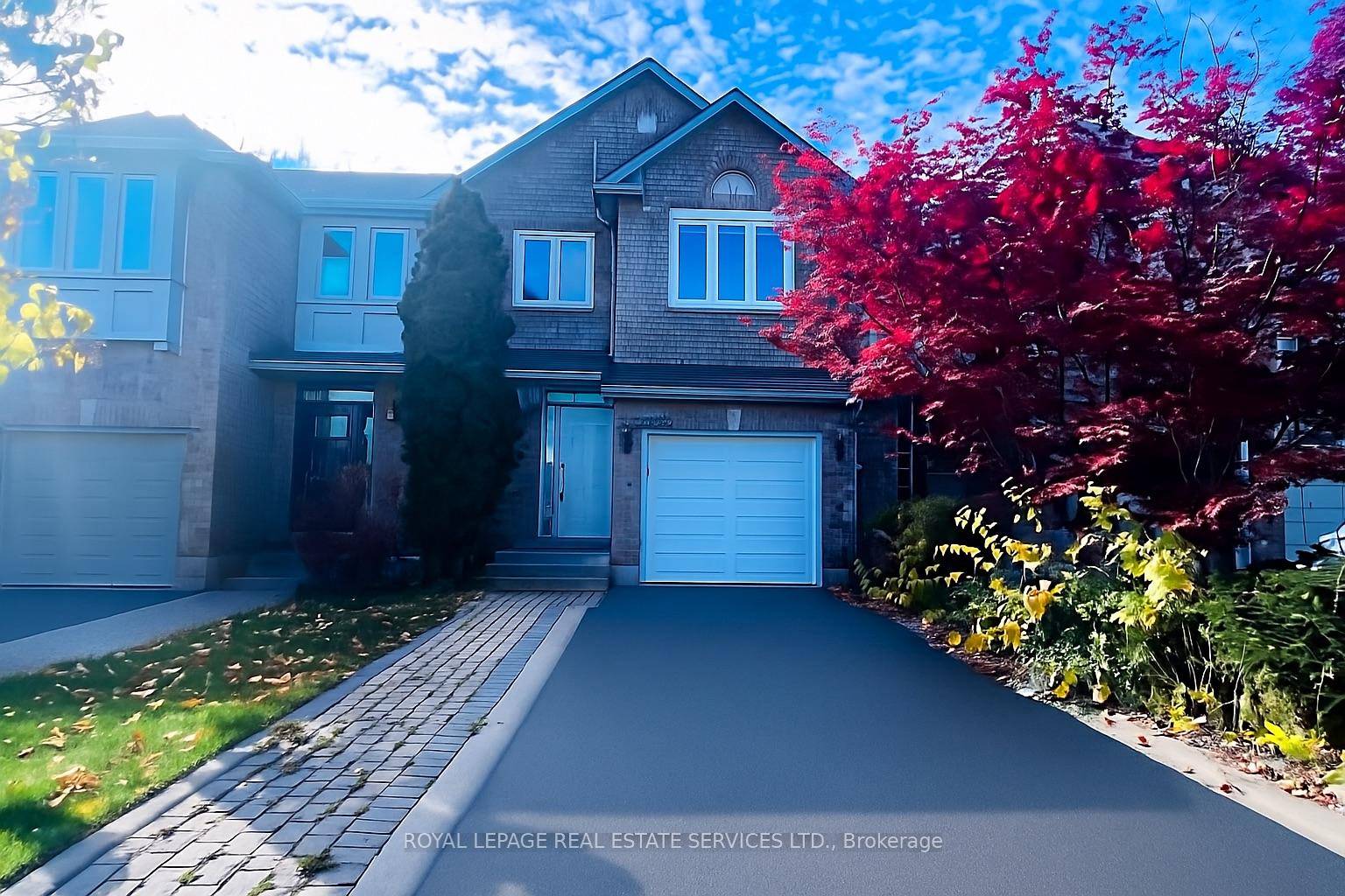 Welcome to this beautifully maintained townhouse in the highly sought after West Oak Trails community.