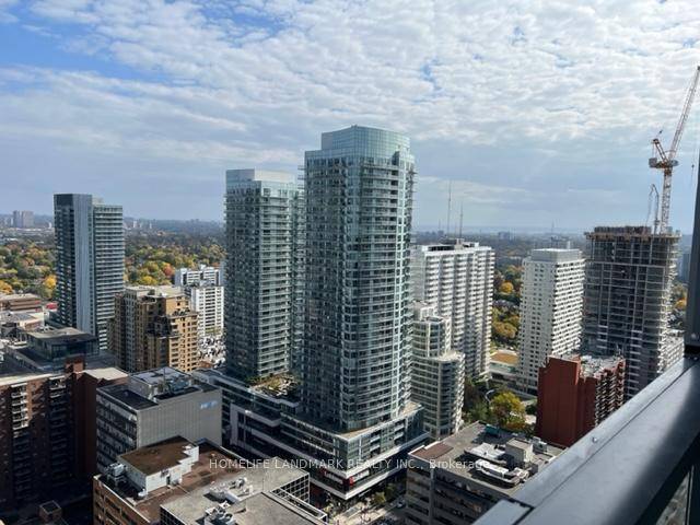 Modern 1 bedroom den and 2 BATHROOM condo for rent in a newer 0 5 years old high rise building, located on a higher floor with a great view.