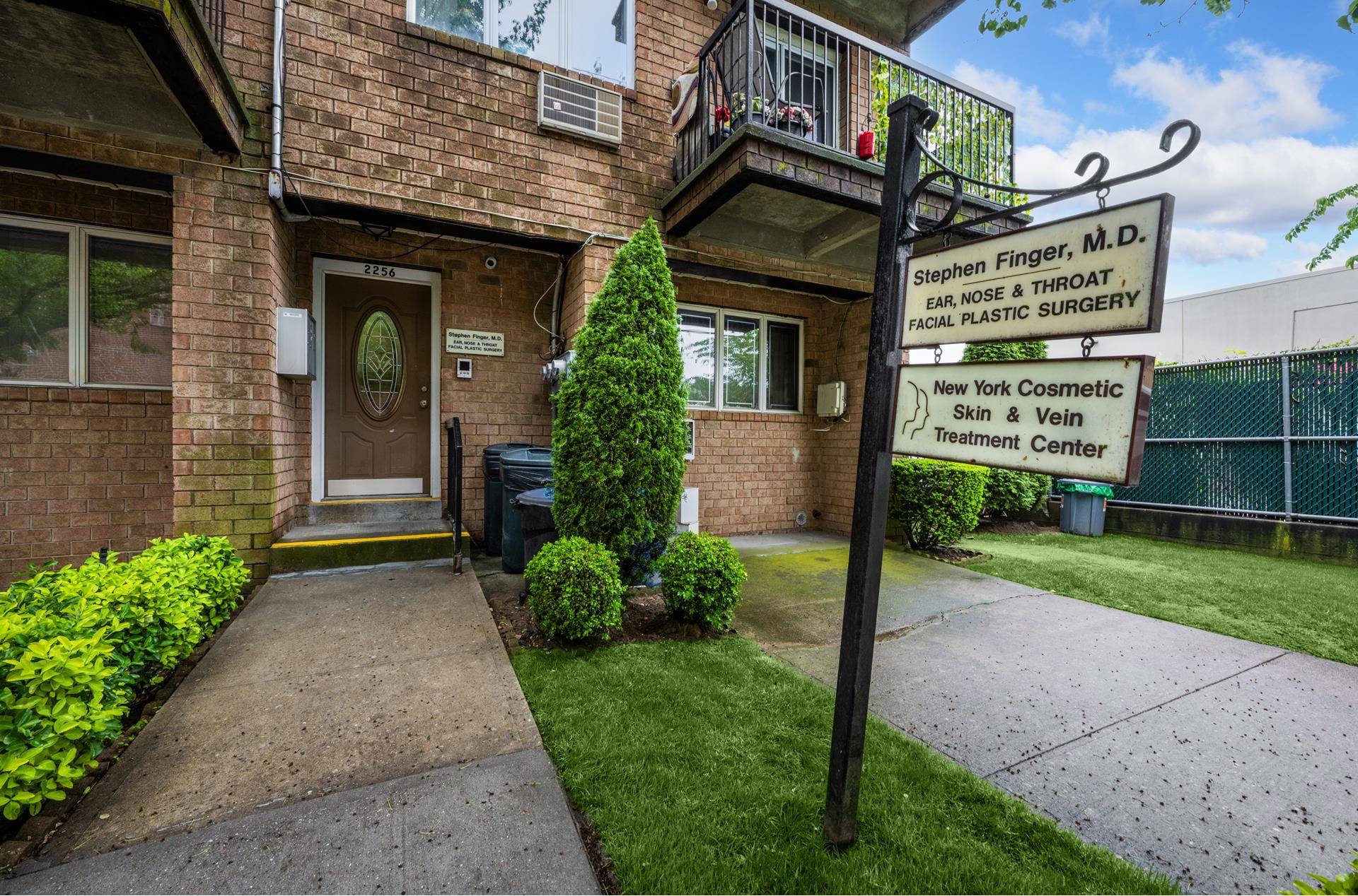 Prime Commercial Condo in Marine Park Ideal for Medical or Office Use !