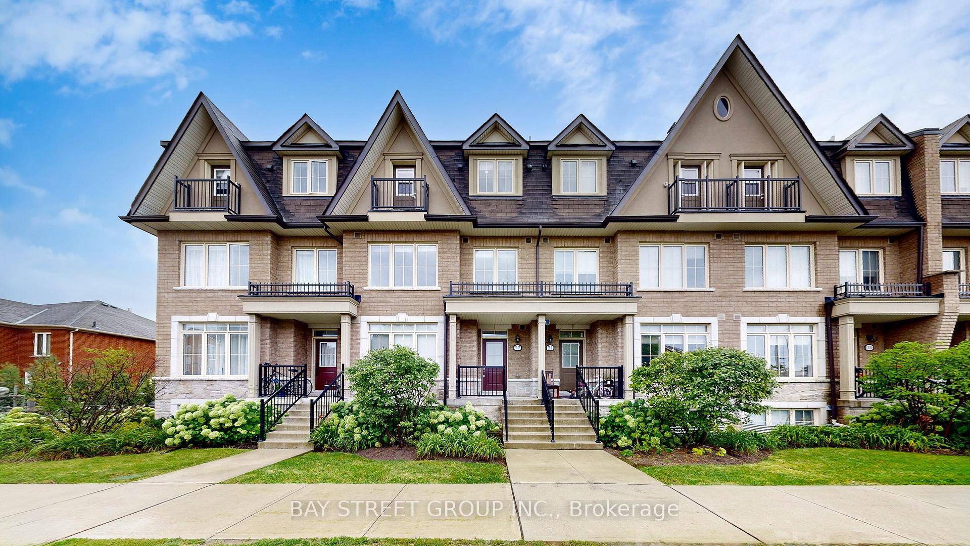 Welcome to this modern townhouse nestled in the heart of Vaughan.