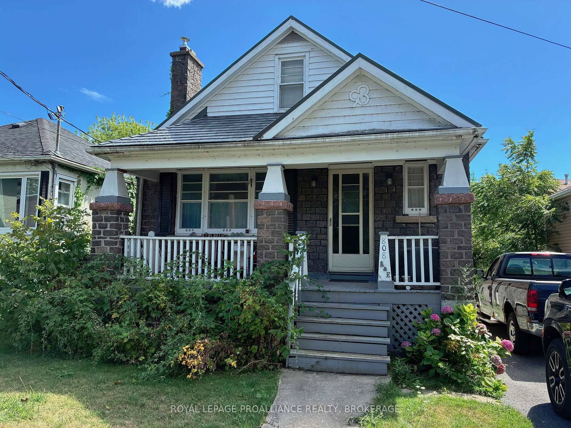Attention those looking for a project, an investment or an opportunity to build your own sweat equity, 808 Brock Street is the one you have been looking for !