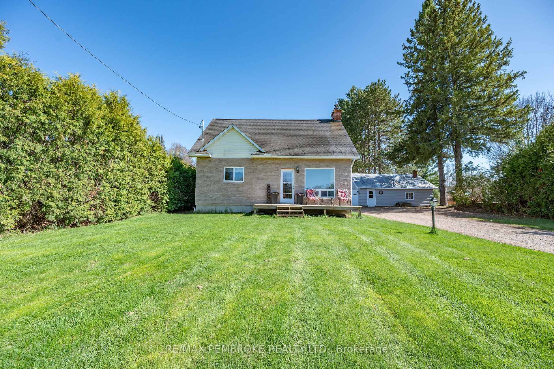 We have the perfect rural starter home !