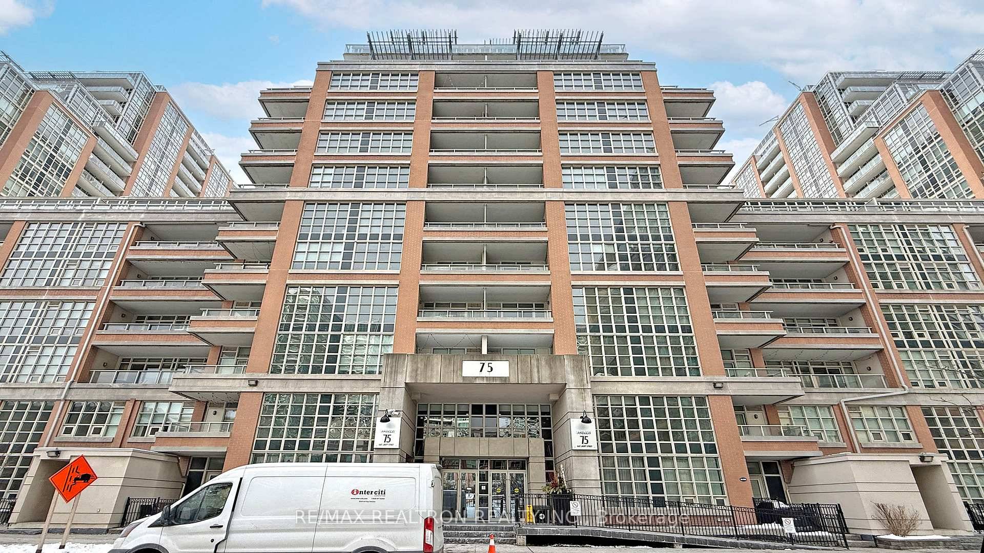 9 ceilings, floor to ceiling windows, lake view on a high floor !