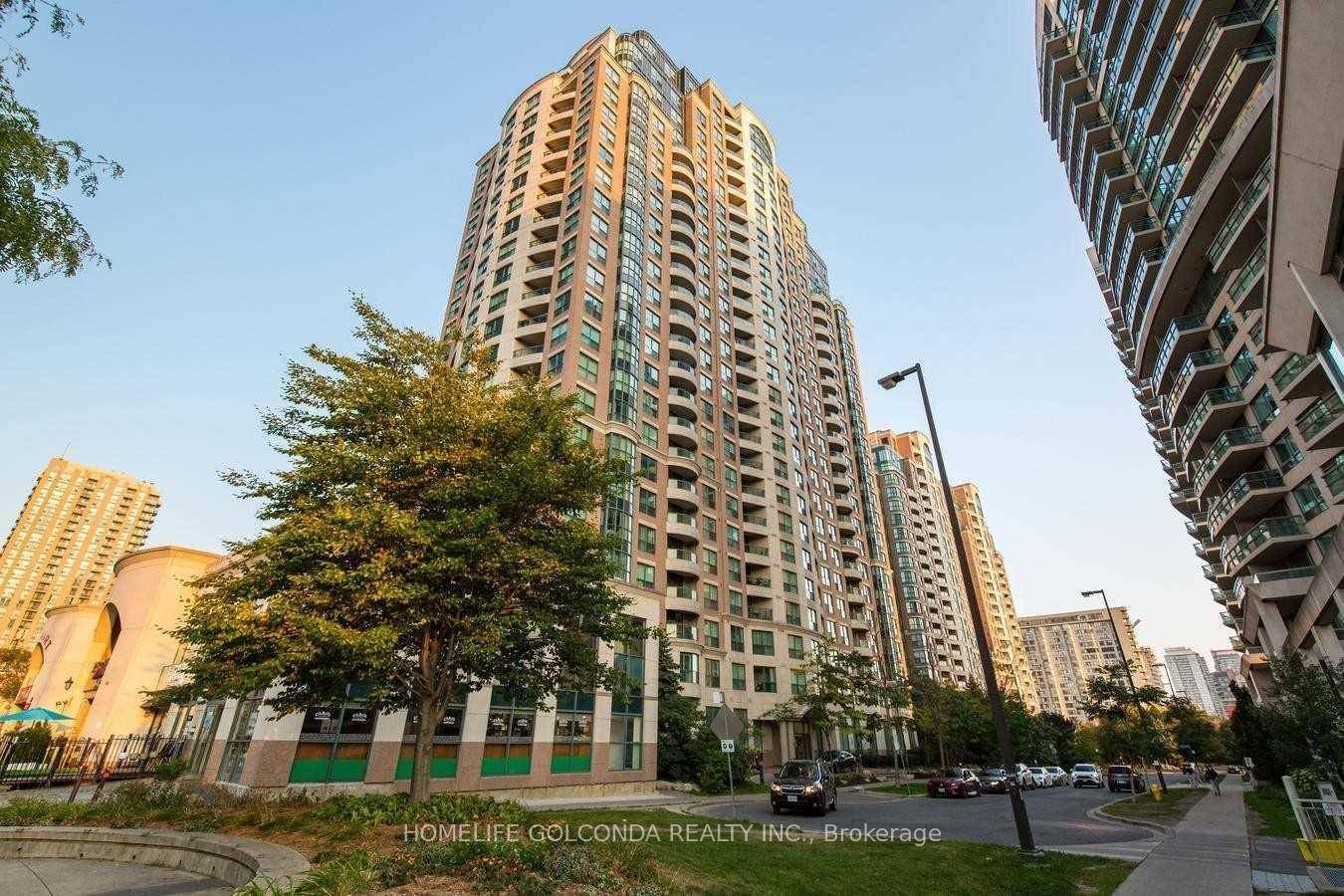 Spacious 2 1, Den Can Be Used As 3rd Bedroom Or Home Office.