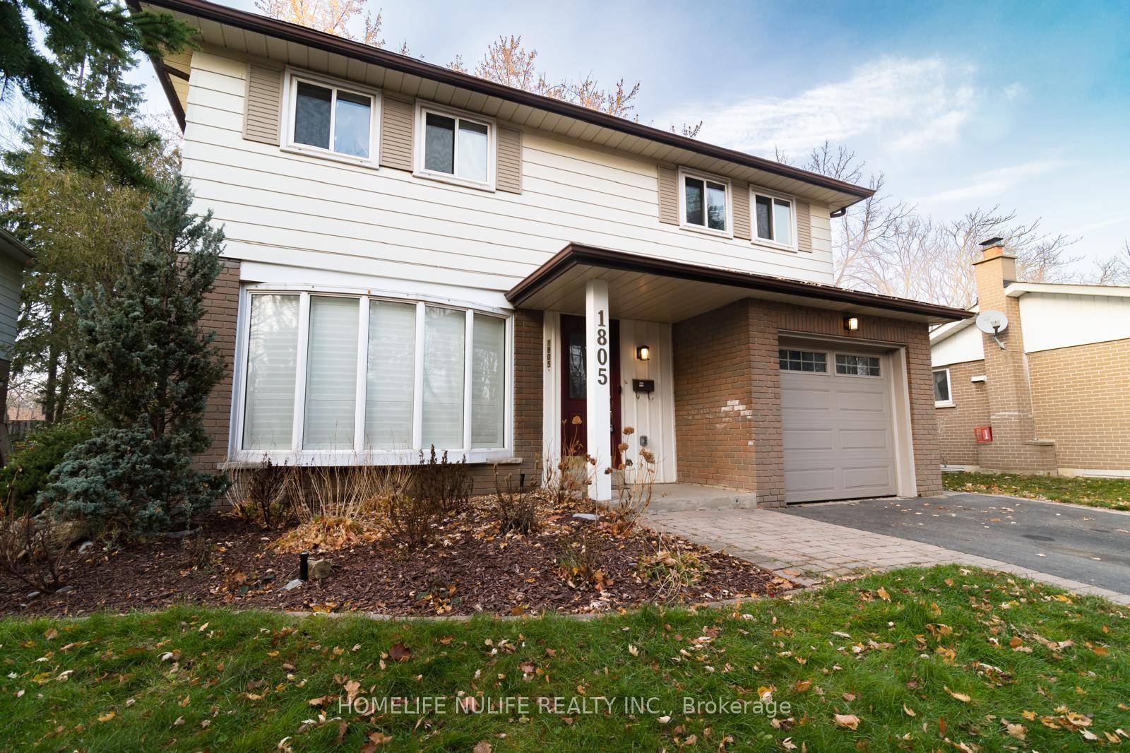 Fabulous executive 4 bedroom, 2 bath home for rent in highly desirable Clarkson Village, located on a quiet, mature street south of Lakeshore Road.