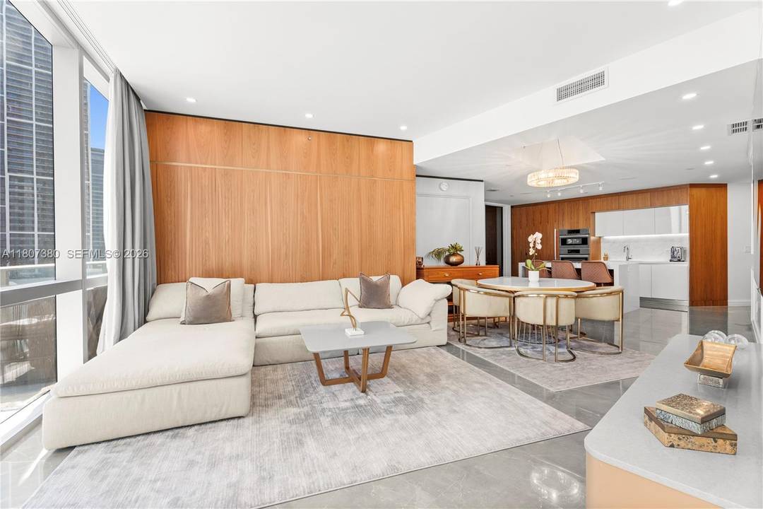 A redesigned 2 bedroom den with the option to convert into a 3 bedroom, located in the heart of Miami Worldcenter.