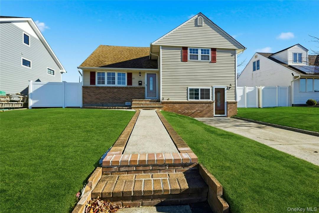 Welcome Home ! This beautifully renovated split style home offers 3 bedrooms and 2 full bathrooms.