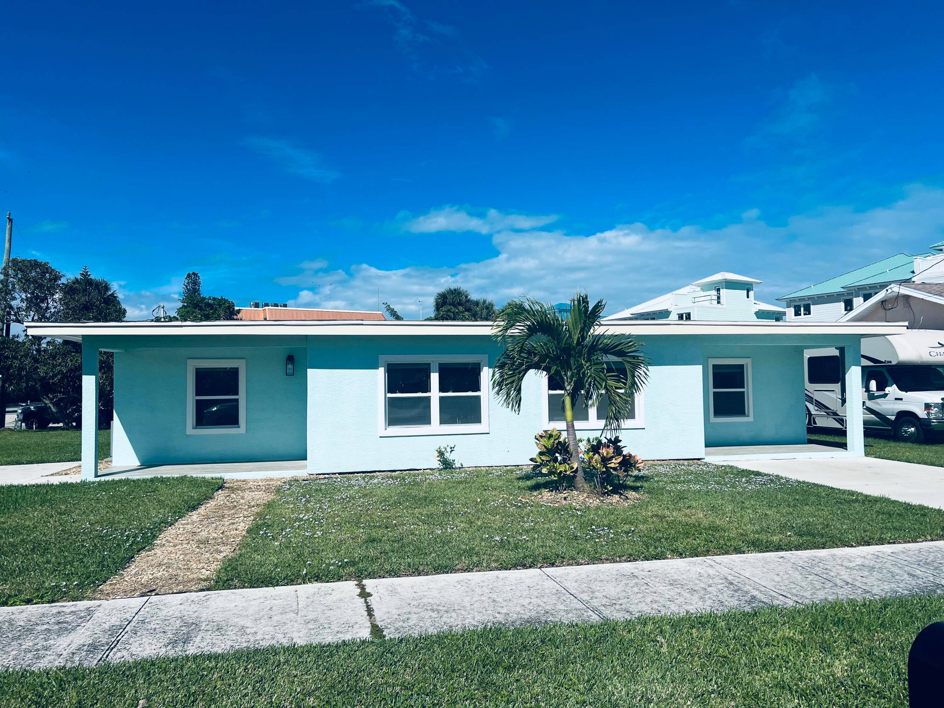 BEAUTIFUL REMODELED UNITS.