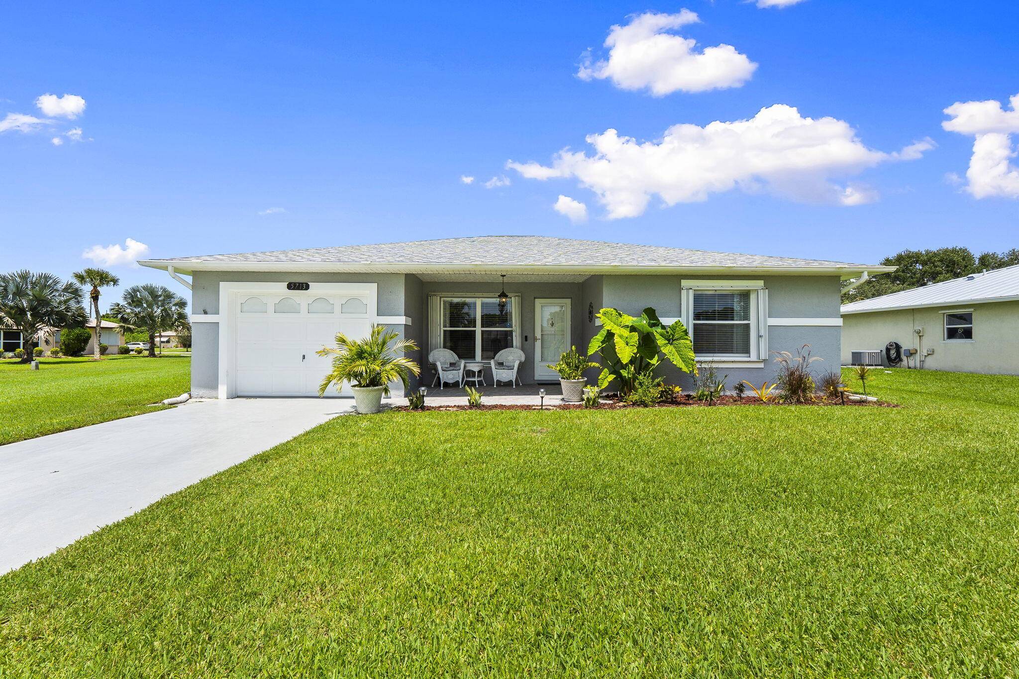 Located on end of a cul de sac, this property has no neighbors on 1 side giving you plenty of room to landscape, privacy parking.