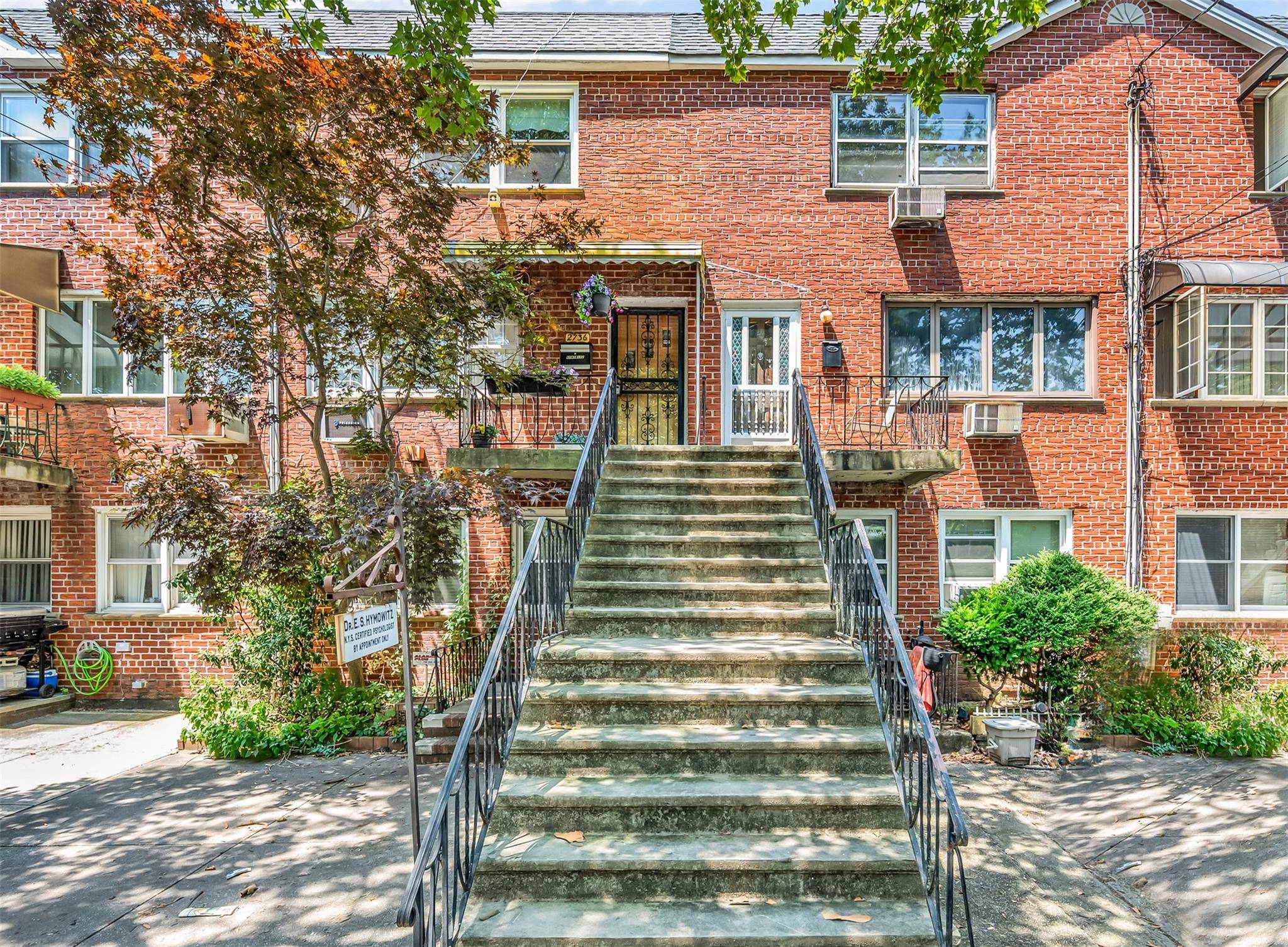 Nestled in one of Brooklyn s most exclusive and serene neighborhoods, this expansive 2, 271 interior sq.