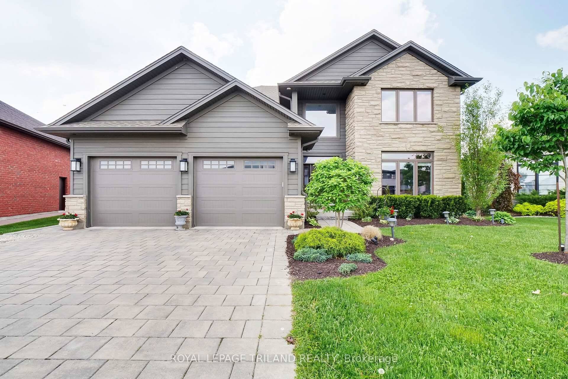 Stunning family home in the sought after Wickerson area is perfectly designed for entertaining and multi generational living.