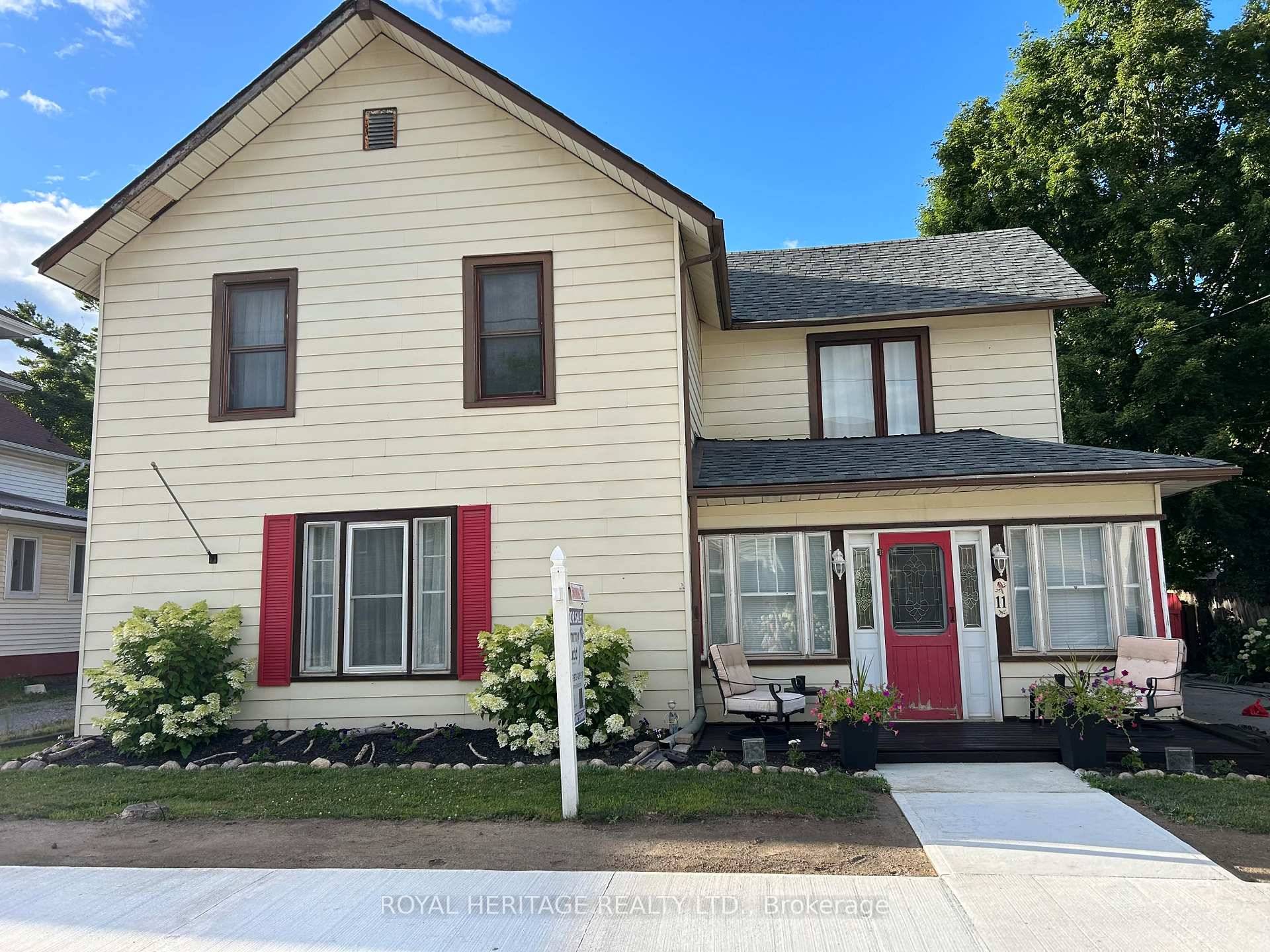 Don't miss out on your opportunity to own this extremely spacious 4 bedroom 1.