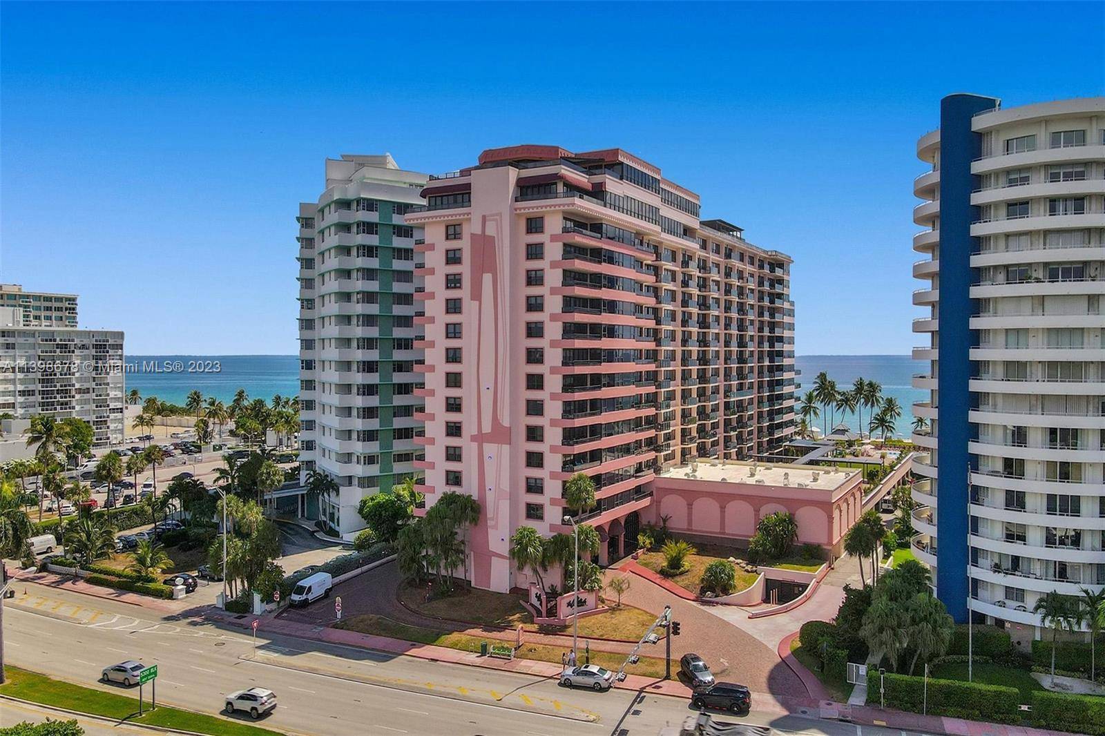 This north facing 2 2 remodeled unit at the Alexander Hotel offers ocean and bay views.