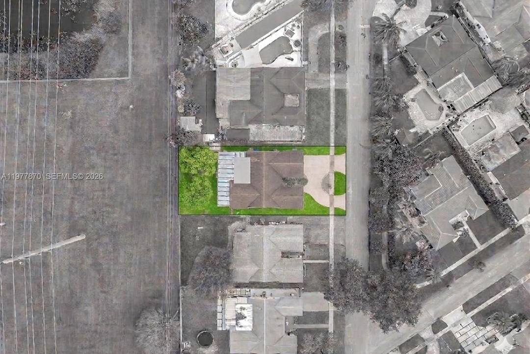 Wonderful 4 beds and 2 baths home in a quiet neighborhood of Pembroke Pines.