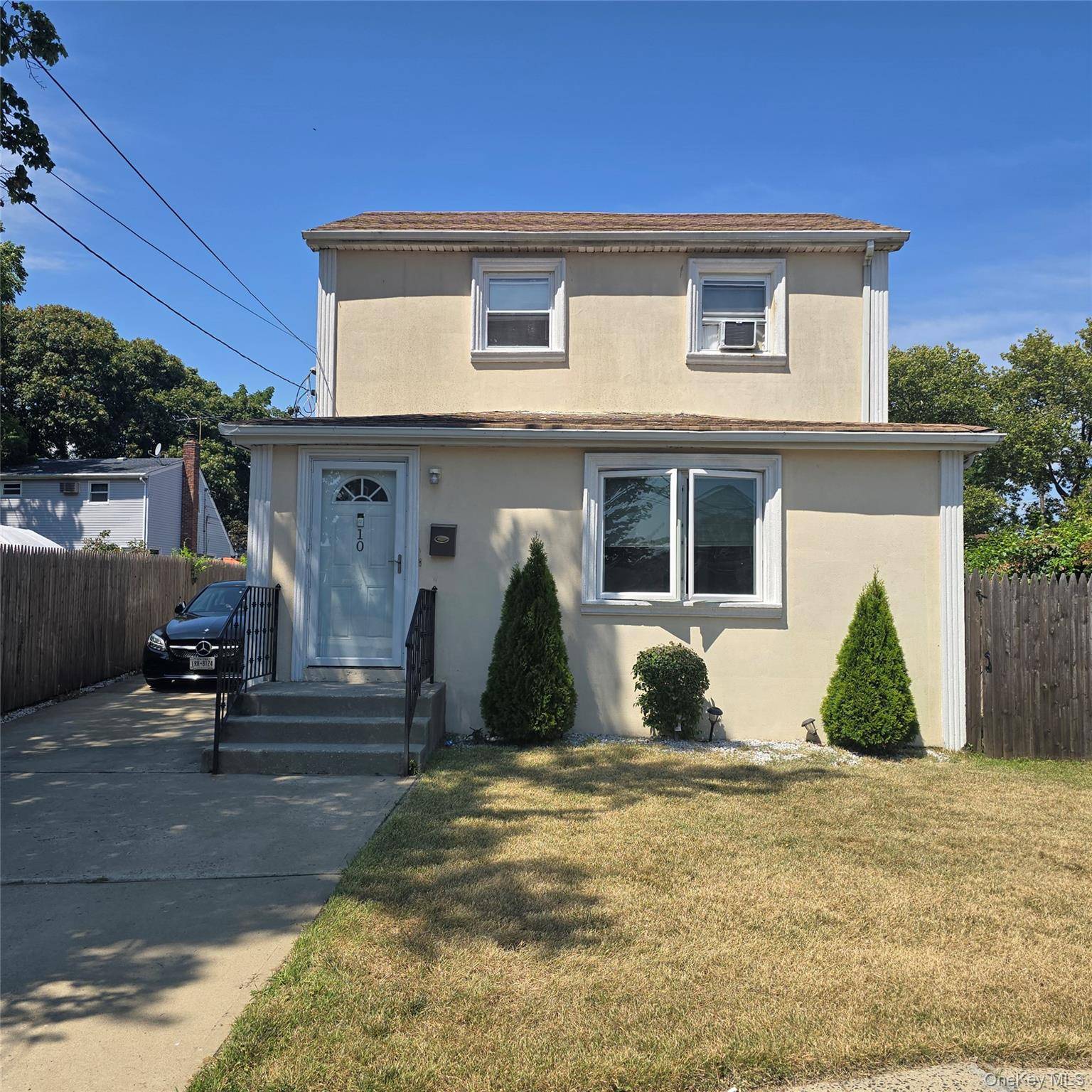 Charming amp ; Move In Ready Single Family in West Hempstead Nestled in the desirable Lakeview section of West Hempstead, this lovingly maintained home offers timeless charm and modern comfort.