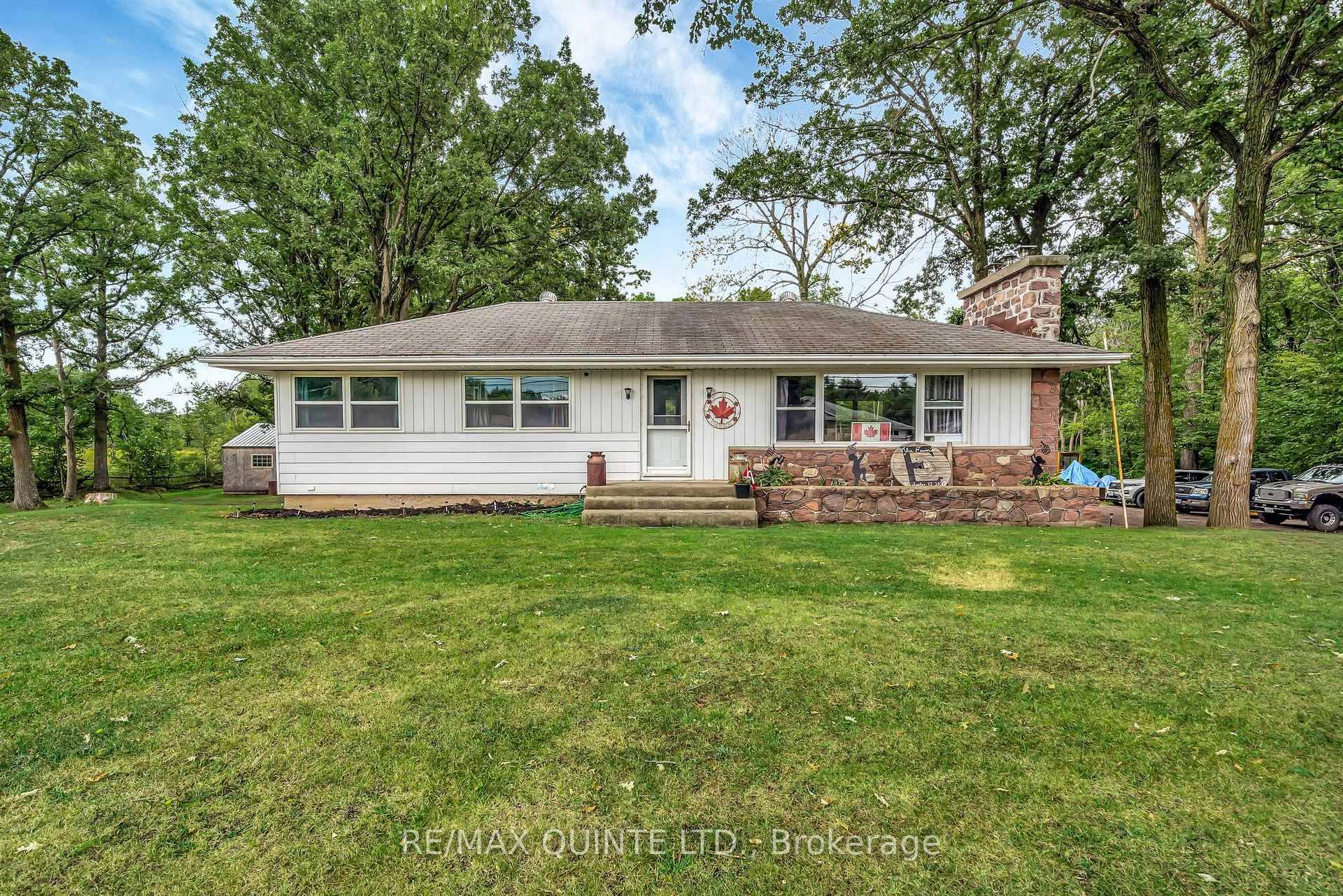 Welcome to your slice of countryside living just outside of town !