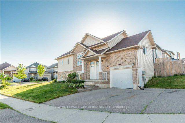 Well Maintained spacious 4 bedroom and 1 washroom 2nd floor Unit in Duplex.