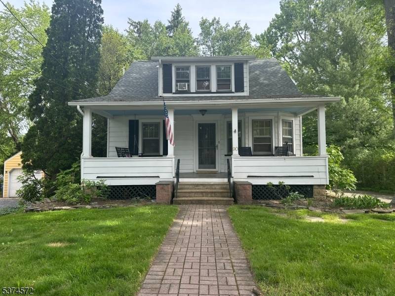 Live close to Princeton, with room to breathe.